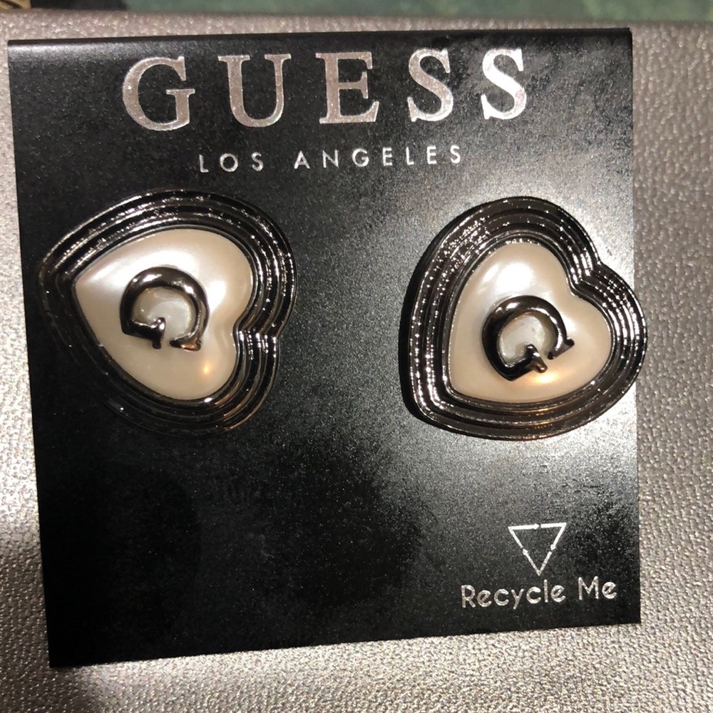 Guess silver heart shaped faux pearl inset G monogram stud earrings brand new